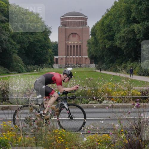 14.09.2025 - Stadtparktriathlon Michael Burmester http://msf.ph/oto/8901061 14.09.2025 09:22:46 Radfahren 328, 372, 406 meine-sportfotos.de