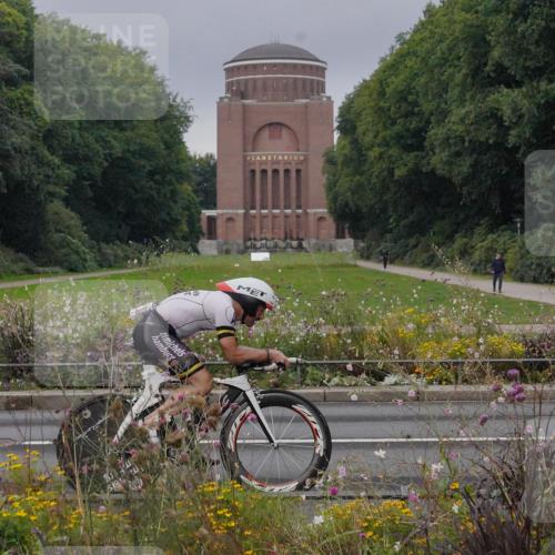 14.09.2025 - Stadtparktriathlon Michael Burmester http://msf.ph/oto/8901065 14.09.2025 09:22:49 Radfahren 328, 372, 406 meine-sportfotos.de