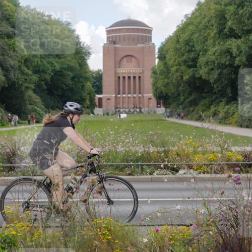 14.09.2025 - Stadtparktriathlon Michael Burmester http://msf.ph/oto/8901068 14.09.2025 13:11:35 Radfahren 1374, 1389, 1397, 1434, 1473, 1551 meine-sportfotos.de