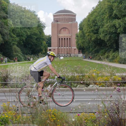 14.09.2025 - Stadtparktriathlon Michael Burmester http://msf.ph/oto/8901073 14.09.2025 13:11:36 Radfahren 1374, 1389, 1397, 1434, 1473, 1551 meine-sportfotos.de