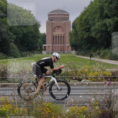 14.09.2025 - Stadtparktriathlon Michael Burmester http://msf.ph/oto/8901079 14.09.2025 09:23:00 Radfahren 303, 336, 460, 462, 478 meine-sportfotos.de