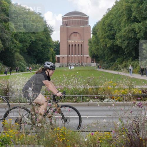 14.09.2025 - Stadtparktriathlon Michael Burmester http://msf.ph/oto/8901091 14.09.2025 13:11:53 Radfahren 1357, 1376, 1435, 1437, 1483 meine-sportfotos.de