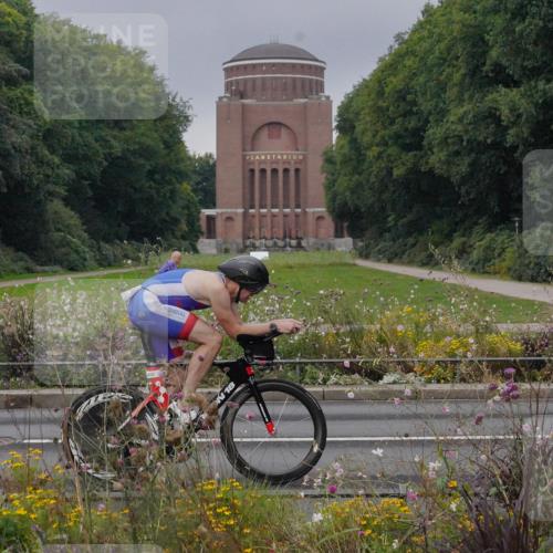 14.09.2025 - Stadtparktriathlon Michael Burmester http://msf.ph/oto/8901133 14.09.2025 09:23:18 Radfahren 312, 402, 408, 416, 446, 501 meine-sportfotos.de