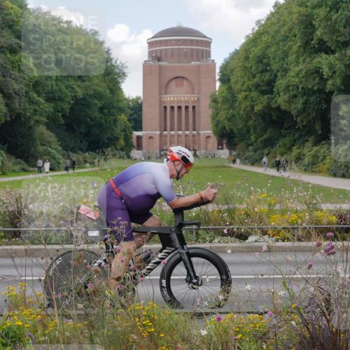 14.09.2025 - Stadtparktriathlon Michael Burmester http://msf.ph/oto/8901141 14.09.2025 13:12:22 Radfahren 1511, 1537, 1543 meine-sportfotos.de
