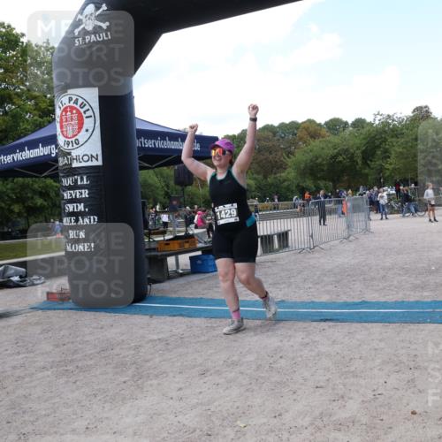 14.09.2025 - Stadtparktriathlon Strokosch-Dieckow http://msf.ph/oto/8901170 14.09.2025 14:58:53 Ziel 1429 meine-sportfotos.de
