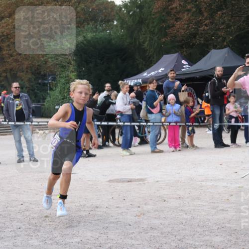 14.09.2025 - Stadtparktriathlon Strokosch-Dieckow http://msf.ph/oto/8901175 14.09.2025 15:01:03 Ziel 1810 meine-sportfotos.de