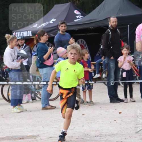 14.09.2025 - Stadtparktriathlon Strokosch-Dieckow http://msf.ph/oto/8901192 14.09.2025 15:01:31 Ziel 1833, 1843 meine-sportfotos.de