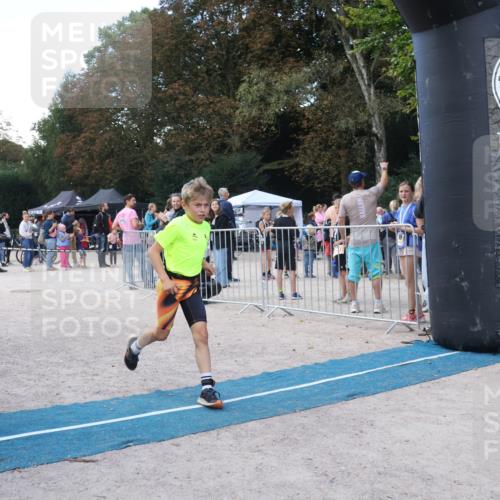14.09.2025 - Stadtparktriathlon Strokosch-Dieckow http://msf.ph/oto/8901200 14.09.2025 15:01:34 Ziel 1827, 1843 meine-sportfotos.de