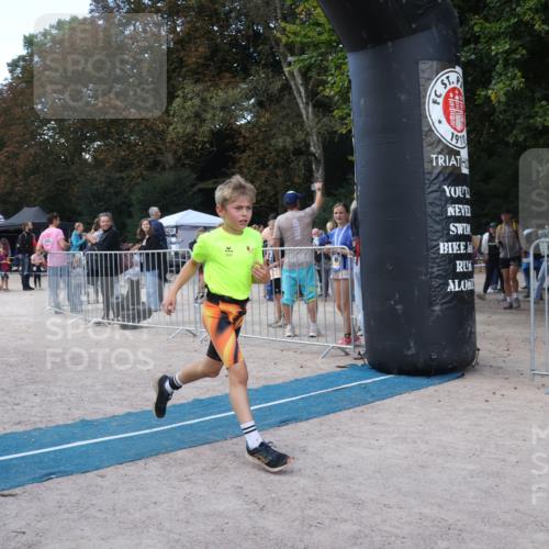 14.09.2025 - Stadtparktriathlon Strokosch-Dieckow http://msf.ph/oto/8901201 14.09.2025 15:01:34 Ziel 1827, 1843 meine-sportfotos.de