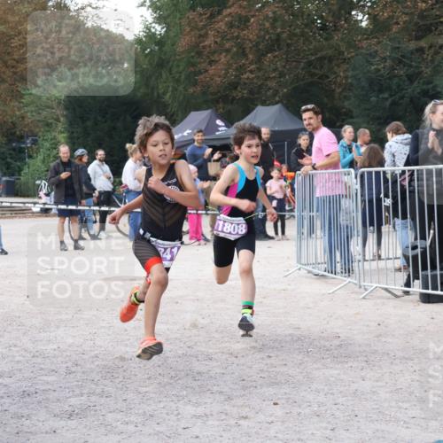 14.09.2025 - Stadtparktriathlon Strokosch-Dieckow http://msf.ph/oto/8901217 14.09.2025 15:01:45 Ziel 1808, 1827, 1841 meine-sportfotos.de
