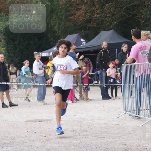 14.09.2025 - Stadtparktriathlon Strokosch-Dieckow http://msf.ph/oto/8901236 14.09.2025 15:02:18 Ziel 1842, 1847, 1858 meine-sportfotos.de
