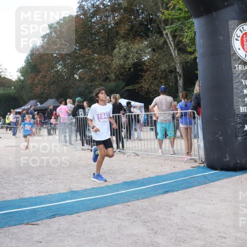 14.09.2025 - Stadtparktriathlon Strokosch-Dieckow http://msf.ph/oto/8901247 14.09.2025 15:02:19 Ziel 1842, 1847, 1858 meine-sportfotos.de