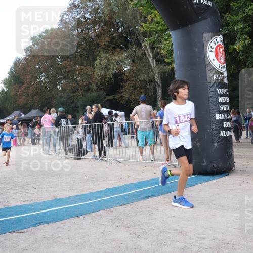 14.09.2025 - Stadtparktriathlon Strokosch-Dieckow http://msf.ph/oto/8901252 14.09.2025 15:02:20 Ziel 1842, 1847, 1858 meine-sportfotos.de