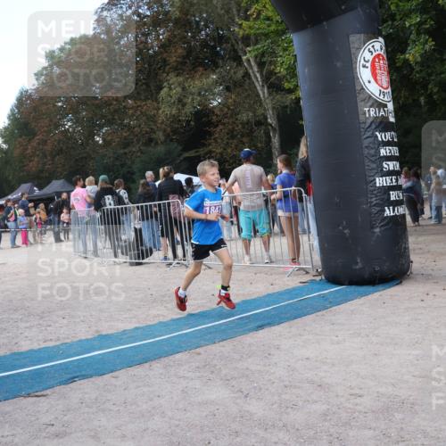 14.09.2025 - Stadtparktriathlon Strokosch-Dieckow http://msf.ph/oto/8901261 14.09.2025 15:02:22 Ziel 1842, 1847, 1858 meine-sportfotos.de