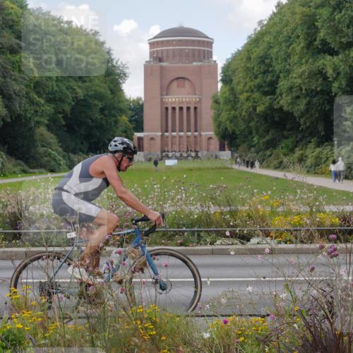 14.09.2025 - Stadtparktriathlon Michael Burmester http://msf.ph/oto/8901265 14.09.2025 13:13:05 Radfahren 1324, 1350, 1490, 1513, 1526 meine-sportfotos.de