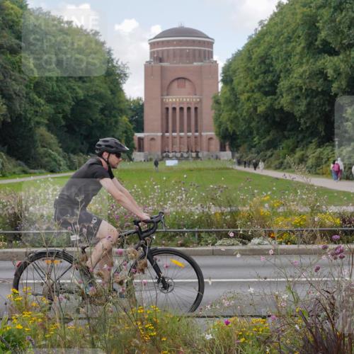 14.09.2025 - Stadtparktriathlon Michael Burmester http://msf.ph/oto/8901280 14.09.2025 13:13:10 Radfahren 1324, 1350, 1490, 1513, 1526 meine-sportfotos.de