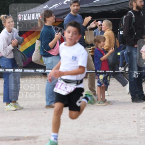14.09.2025 - Stadtparktriathlon Strokosch-Dieckow http://msf.ph/oto/8901286 14.09.2025 15:02:50 Ziel 1830 meine-sportfotos.de