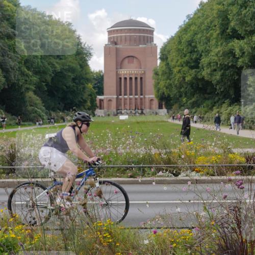 14.09.2025 - Stadtparktriathlon Michael Burmester http://msf.ph/oto/8901328 14.09.2025 13:14:06 Radfahren 1455 meine-sportfotos.de