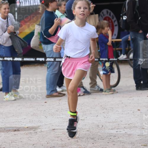 14.09.2025 - Stadtparktriathlon Strokosch-Dieckow http://msf.ph/oto/8901336 14.09.2025 15:03:13 Ziel 1798, 1815, 1823, 1846 meine-sportfotos.de