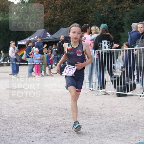 14.09.2025 - Stadtparktriathlon Strokosch-Dieckow http://msf.ph/oto/8901357 14.09.2025 15:03:18 Ziel 1798, 1815, 1823 meine-sportfotos.de