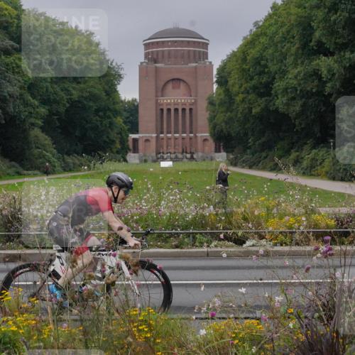 14.09.2025 - Stadtparktriathlon Michael Burmester http://msf.ph/oto/8901365 14.09.2025 09:24:33 Radfahren 317, 321, 378, 405, 465, 476 meine-sportfotos.de