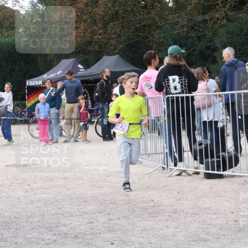 14.09.2025 - Stadtparktriathlon Strokosch-Dieckow http://msf.ph/oto/8901411 14.09.2025 15:03:36 Ziel 1818, 1829 meine-sportfotos.de