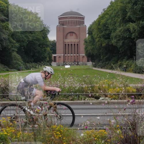 14.09.2025 - Stadtparktriathlon Michael Burmester http://msf.ph/oto/8901481 14.09.2025 09:25:27 Radfahren 316, 322, 422, 431, 452, 475, 499 meine-sportfotos.de