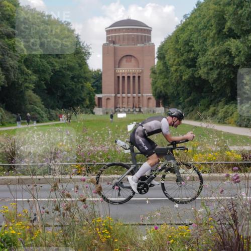 14.09.2025 - Stadtparktriathlon Michael Burmester http://msf.ph/oto/8901493 14.09.2025 13:16:04 Radfahren 1442, 1492 meine-sportfotos.de