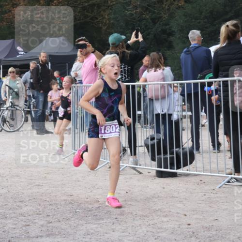 14.09.2025 - Stadtparktriathlon Strokosch-Dieckow http://msf.ph/oto/8901513 14.09.2025 15:04:21 Ziel 1422, 1802, 1820, 1821, 1828, 1836, 1845, 1851 meine-sportfotos.de
