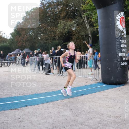 14.09.2025 - Stadtparktriathlon Strokosch-Dieckow http://msf.ph/oto/8901529 14.09.2025 15:04:24 Ziel 1422, 1802, 1821, 1828, 1836, 1845, 1851 meine-sportfotos.de