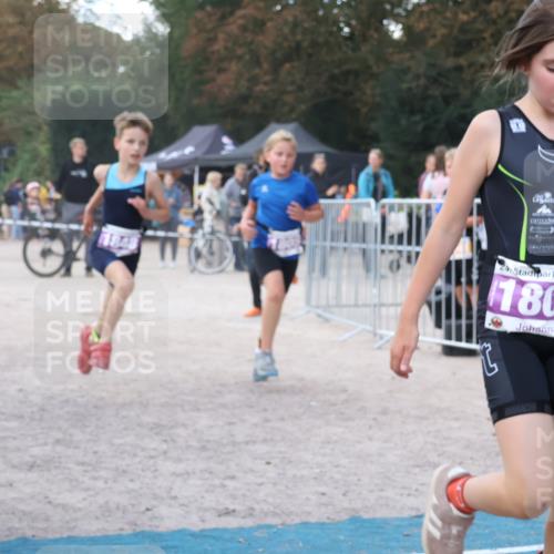 14.09.2025 - Stadtparktriathlon Strokosch-Dieckow http://msf.ph/oto/8901571 14.09.2025 15:04:36 Ziel 1805, 1806, 1809, 1831, 1848, 1857 meine-sportfotos.de