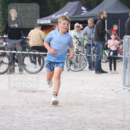 14.09.2025 - Stadtparktriathlon Strokosch-Dieckow http://msf.ph/oto/8901590 14.09.2025 15:04:50 Ziel 1812, 1837 meine-sportfotos.de