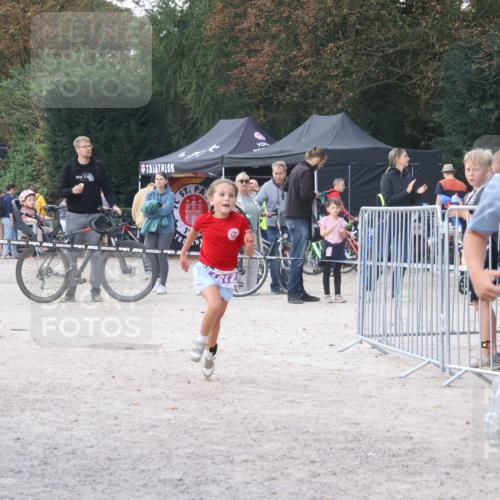 14.09.2025 - Stadtparktriathlon Strokosch-Dieckow http://msf.ph/oto/8901597 14.09.2025 15:04:52 Ziel 1812, 1837 meine-sportfotos.de