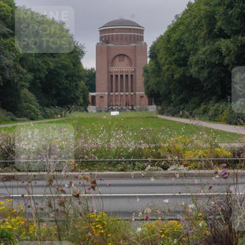 14.09.2025 - Stadtparktriathlon Michael Burmester http://msf.ph/oto/8901606 14.09.2025 09:26:18 Radfahren 320, 415, 443, 447, 464, 486, 495 meine-sportfotos.de