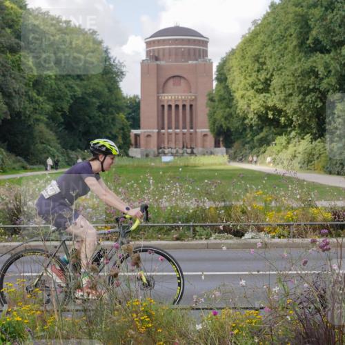 14.09.2025 - Stadtparktriathlon Michael Burmester http://msf.ph/oto/8901616 14.09.2025 13:17:57 Radfahren 1448, 1515, 1534 meine-sportfotos.de