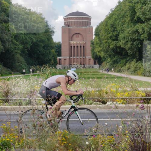 14.09.2025 - Stadtparktriathlon Michael Burmester http://msf.ph/oto/8901627 14.09.2025 13:18:11 Radfahren 1329, 1551 meine-sportfotos.de