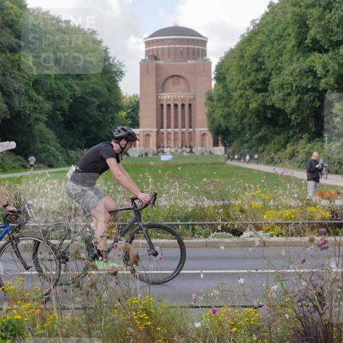 14.09.2025 - Stadtparktriathlon Michael Burmester http://msf.ph/oto/8901663 14.09.2025 13:18:40 Radfahren 1436, 1453, 1480, 1501, 1508, 1543 meine-sportfotos.de