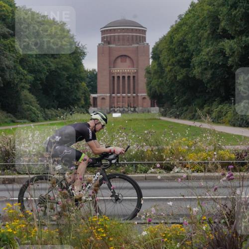 14.09.2025 - Stadtparktriathlon Michael Burmester http://msf.ph/oto/8901678 14.09.2025 09:26:38 Radfahren 302, 306, 338, 381, 389, 439, 442, 456, 479 meine-sportfotos.de