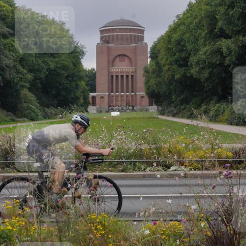 14.09.2025 - Stadtparktriathlon Michael Burmester http://msf.ph/oto/8901684 14.09.2025 09:26:41 Radfahren 302, 306, 338, 442, 456, 479 meine-sportfotos.de