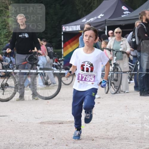 14.09.2025 - Stadtparktriathlon Strokosch-Dieckow http://msf.ph/oto/8901693 14.09.2025 15:05:17 Ziel 1795, 1801, 1803, 1855 meine-sportfotos.de