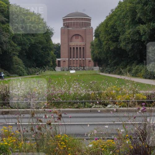 14.09.2025 - Stadtparktriathlon Michael Burmester http://msf.ph/oto/8901694 14.09.2025 09:26:43 Radfahren 302, 306, 338, 442, 456, 479 meine-sportfotos.de