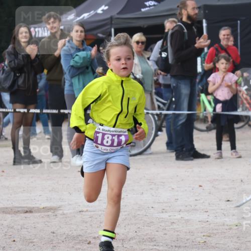 14.09.2025 - Stadtparktriathlon Strokosch-Dieckow http://msf.ph/oto/8901710 14.09.2025 15:06:00 Ziel 1811 meine-sportfotos.de