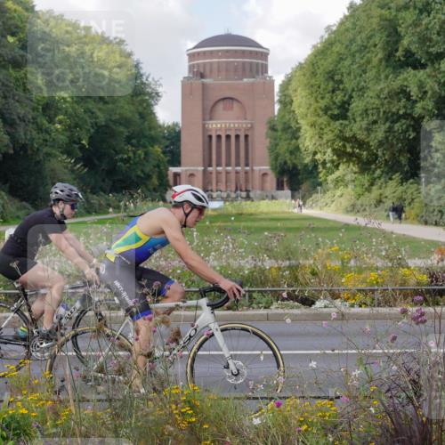 14.09.2025 - Stadtparktriathlon Michael Burmester http://msf.ph/oto/8901711 14.09.2025 13:19:20 Radfahren 1438, 1439, 1527, 1546, 1598 meine-sportfotos.de