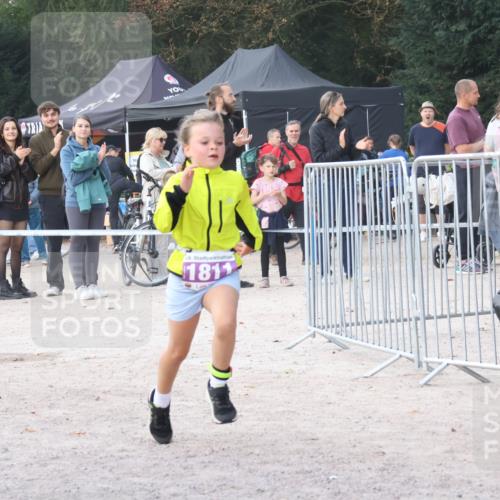 14.09.2025 - Stadtparktriathlon Strokosch-Dieckow http://msf.ph/oto/8901712 14.09.2025 15:06:00 Ziel 1811 meine-sportfotos.de