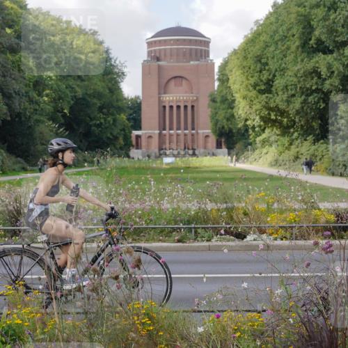14.09.2025 - Stadtparktriathlon Michael Burmester http://msf.ph/oto/8901716 14.09.2025 13:19:21 Radfahren 1438, 1439, 1527, 1546, 1558, 1598 meine-sportfotos.de