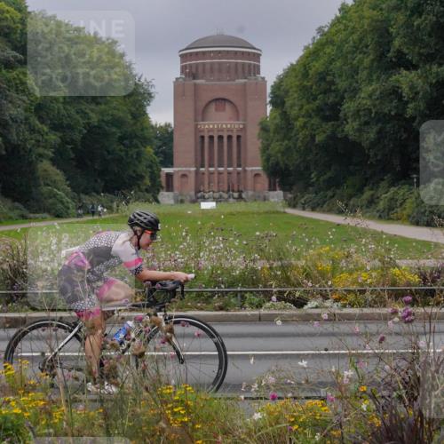 14.09.2025 - Stadtparktriathlon Michael Burmester http://msf.ph/oto/8901725 14.09.2025 09:27:03 Radfahren 477, 492, 497, 503 meine-sportfotos.de