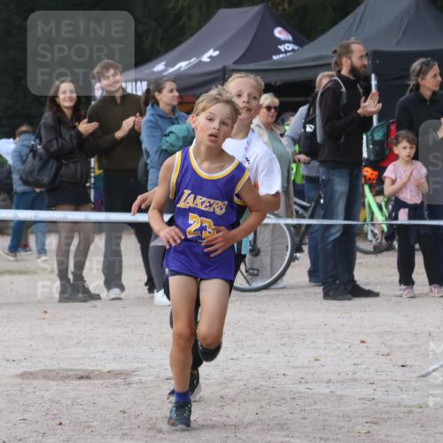 14.09.2025 - Stadtparktriathlon Strokosch-Dieckow http://msf.ph/oto/8901726 14.09.2025 15:06:18 Ziel 1817, 1856 meine-sportfotos.de