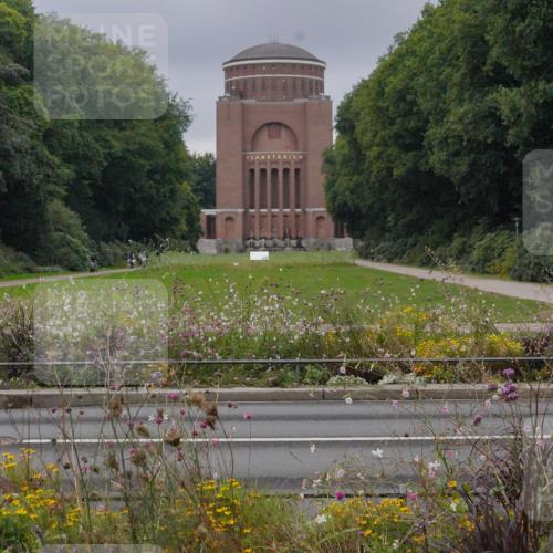 14.09.2025 - Stadtparktriathlon Michael Burmester http://msf.ph/oto/8901733 14.09.2025 09:27:09 Radfahren 469, 477, 492 meine-sportfotos.de