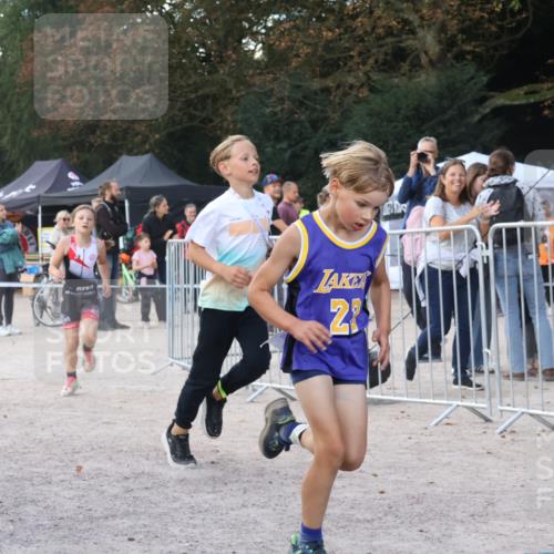 14.09.2025 - Stadtparktriathlon Strokosch-Dieckow http://msf.ph/oto/8901734 14.09.2025 15:06:20 Ziel 1817, 1856 meine-sportfotos.de