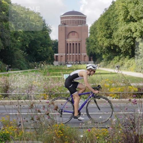 14.09.2025 - Stadtparktriathlon Michael Burmester http://msf.ph/oto/8901741 14.09.2025 13:19:34 Radfahren 1473, 1476, 1484, 1558, 1611 meine-sportfotos.de